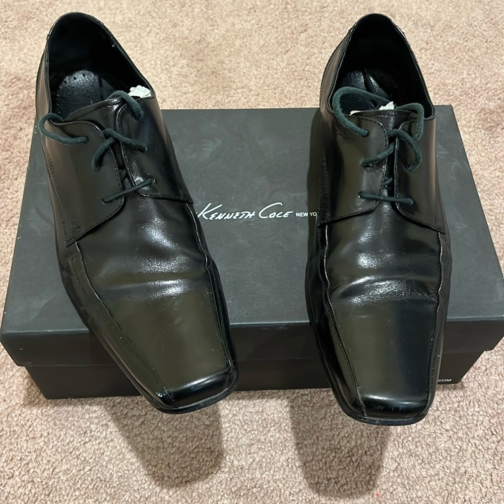 Mens Kenneth Cole black leather dress shoes size 9